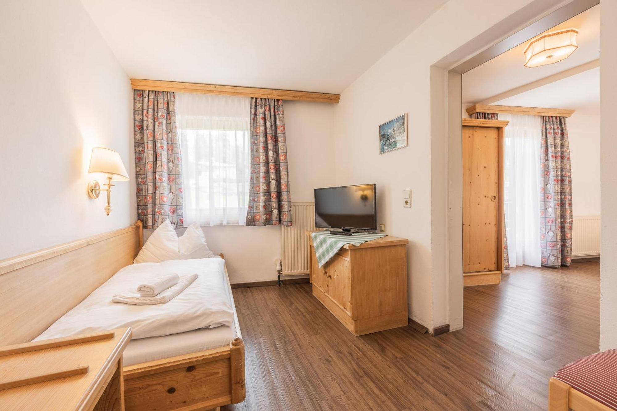 Batzenhaeusl Hotel Зеефелд в Тирол Екстериор снимка