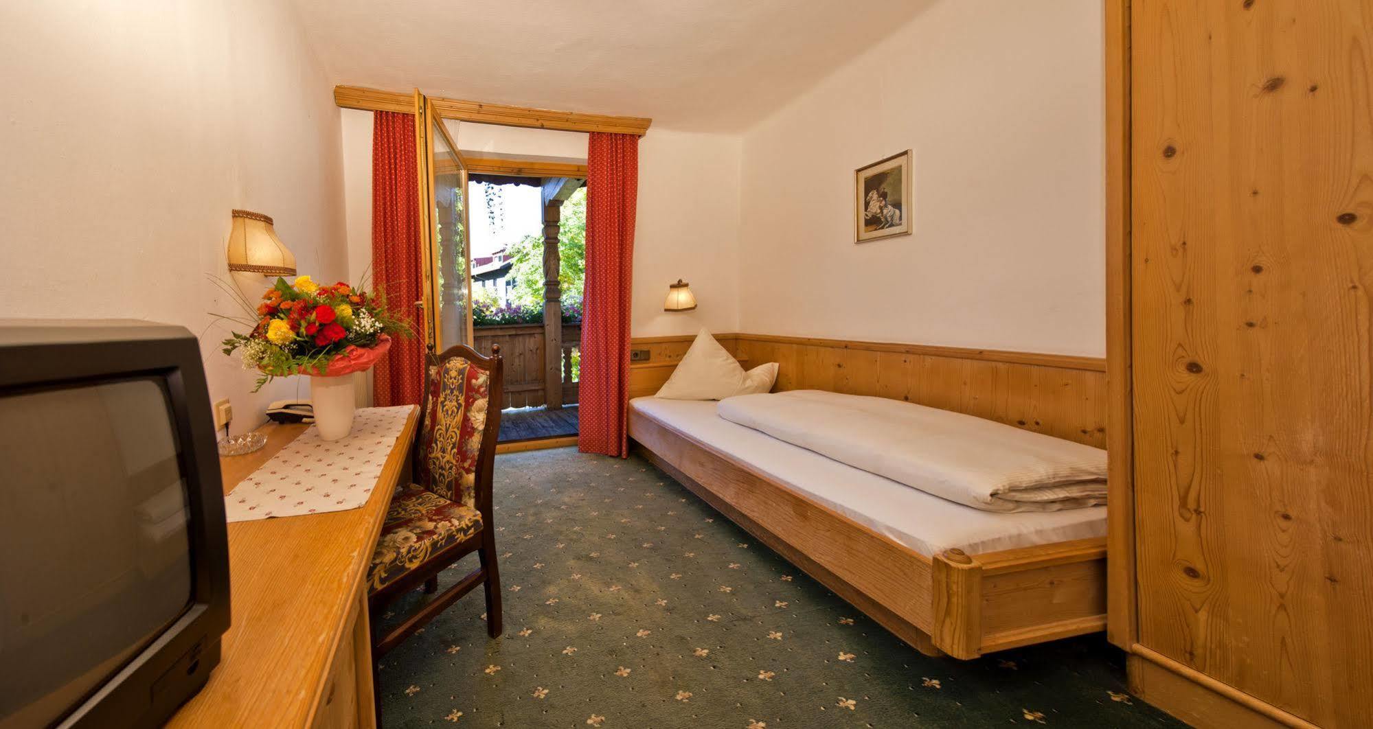Batzenhaeusl Hotel Зеефелд в Тирол Екстериор снимка