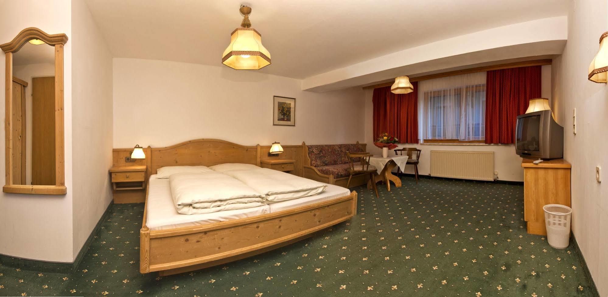 Batzenhaeusl Hotel Зеефелд в Тирол Екстериор снимка