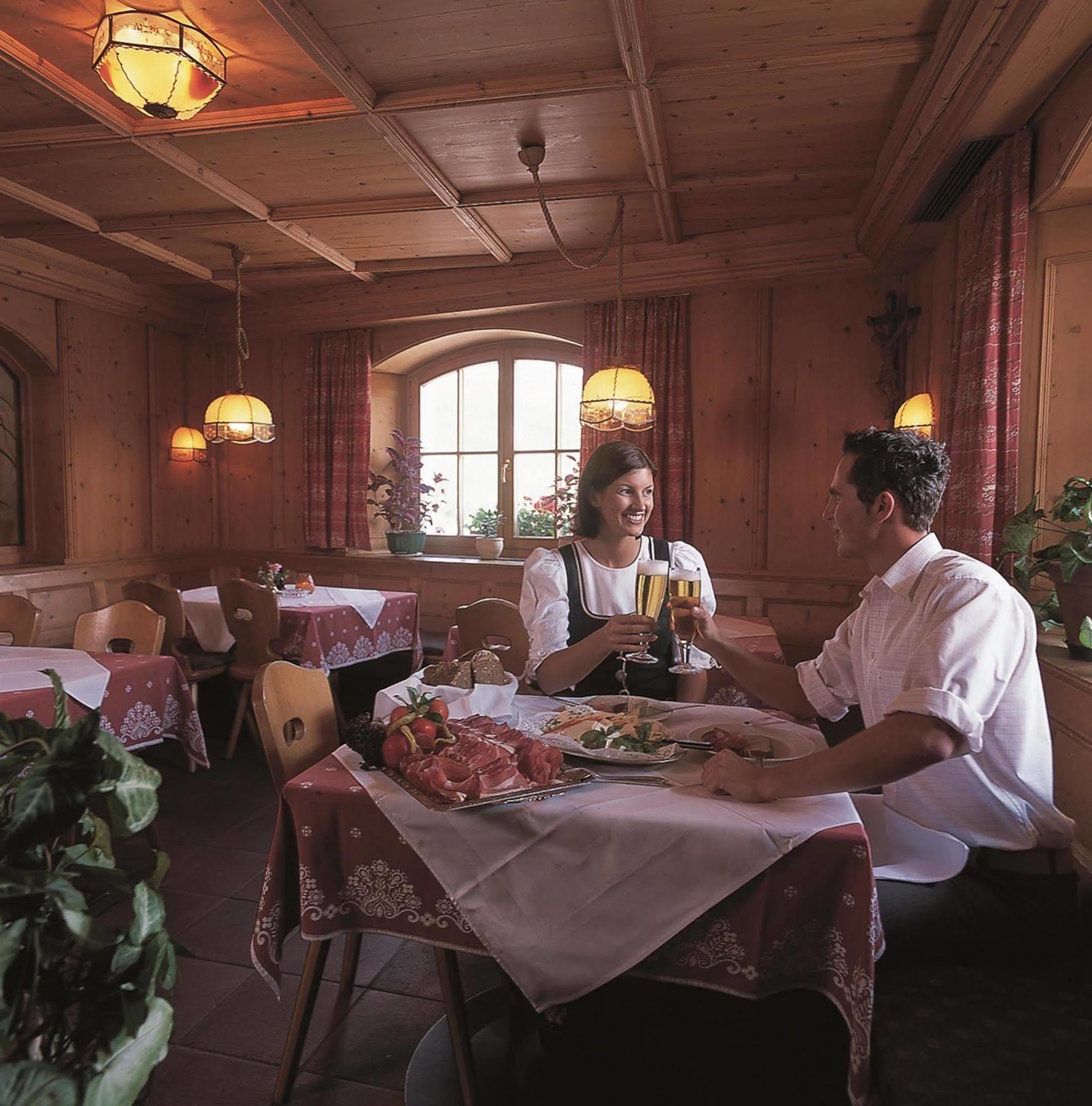 Batzenhaeusl Hotel Зеефелд в Тирол Ресторант снимка